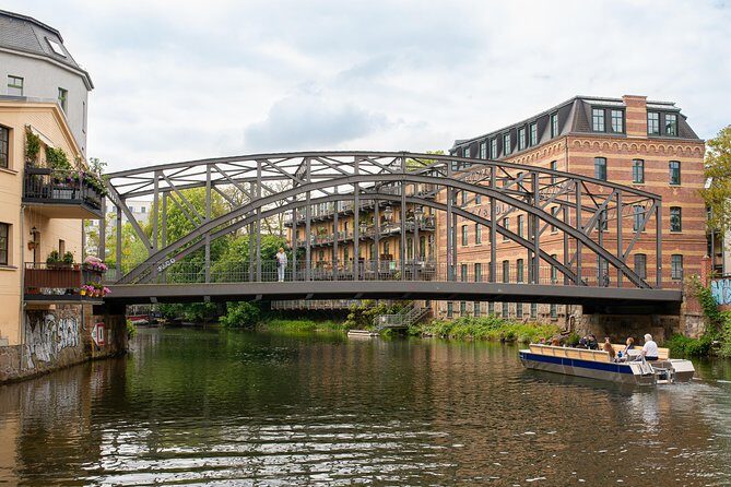 Motorboat tour ''Little Venice Tour'' Gustav - Authentic Traveler Perspectives
