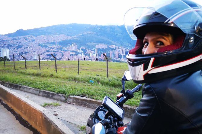 Motorcycle rental in Medellin with unlimited km - The Breakdown: What’s Included and What’s Not