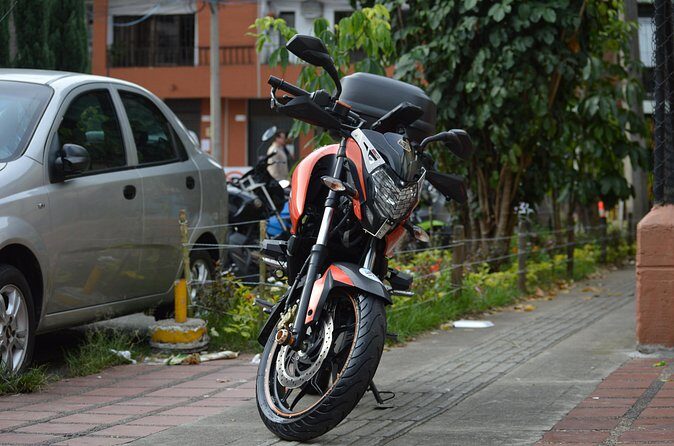 Motorcycle rental in Medellin with unlimited km - Real Traveler Perspectives