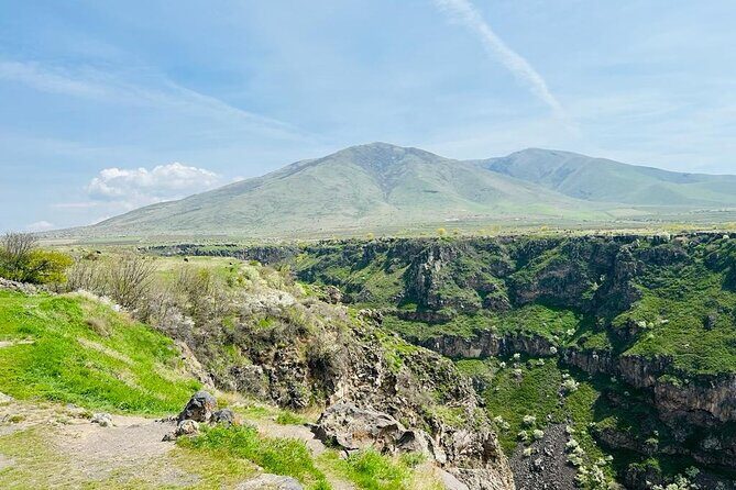 Mount Aragats,Amberd Fortress,Alphabet Monument, Saghmosavank - FAQ