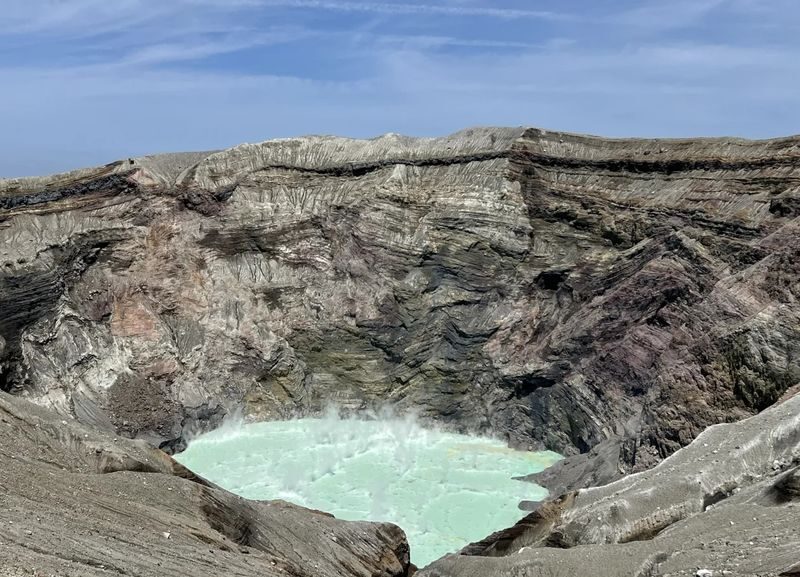 Mount Aso One-Day Tour in Kyushu: Kamishikimi Kumanoza Shrine, Kusasenri, Kurokawa Onsen (Departing from Fukuoka, includes Mount Aso shuttle bus, minimum 1 person to form a group) - Taking a slower pause in Kurokawa Onsen