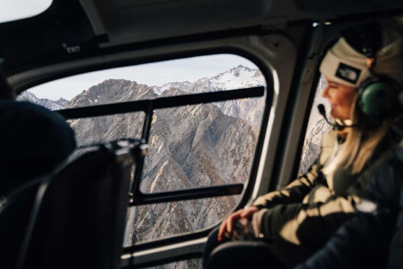 Mount Cook: Helicopter Flight with Alpine Landing - A Closer Look at the Experience