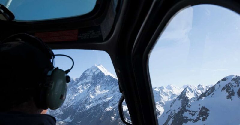 Mount Cook: Tasman Glacier & National Park Scenic Flight - Hovering Over the Tasman Glacier