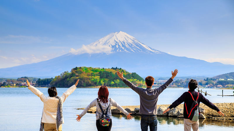 Mount Fuji 360 Panorama & Hidden Gems Day Tour from Tokyo - Food, bus comfort, and the pace of the day