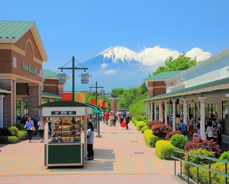 Mount Fuji Day Tour from Tokyo Ginza | Mount Fuji, Lake Kawaguchi, Gotemba Outlet, Konohana no Yu Onsen - Price, timing and the Fuji weather gamble