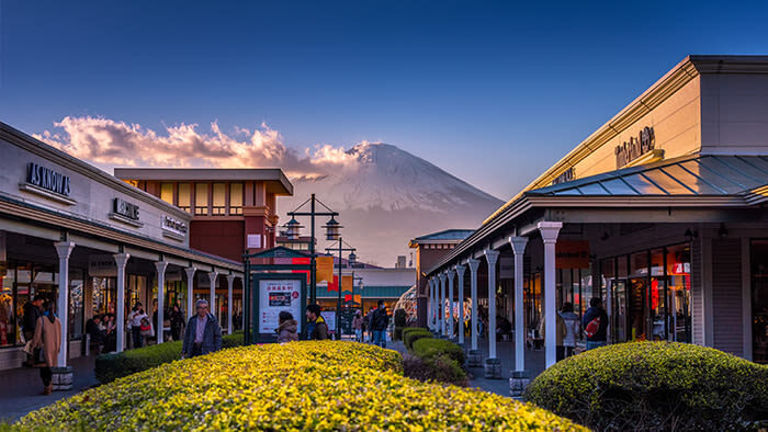Mount Fuji day trip from Japan | Mount Fuji & Kawaguchi Lake & Gotemba Outlet & Internet-famous convenience store | Departing from Tokyo Ginza | Trilingual guide in Chinese/English/Korean - Timing, weather and the limits of a day trip