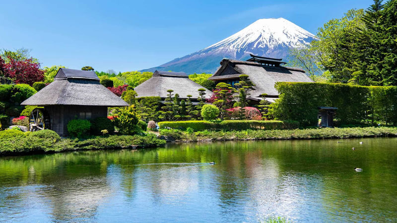 Mount Fuji Hirano Lakeside & Lake Yamanaka Stroll / KABA Amphibious Bus & Lake Kawaguchiko Experience Day Trip - Lake Yamanaka: choose a walk, bike, hot spring, or KABA ride