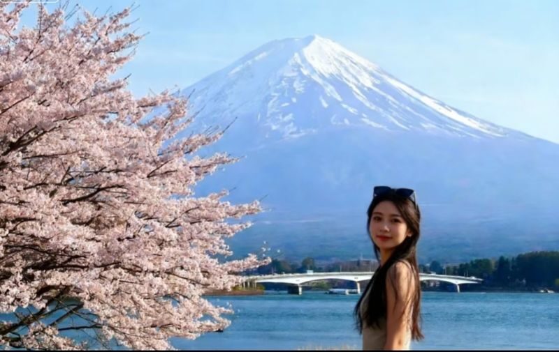 Mount Fuji Instagram-Worthy Day Trip: Small Group Tour/Photogenic Route & Lake Yamanaka Swan Beach + Hirano Beach + Nikawa Clock Shop + Kawaguchiko Station Entrance Kintorii (Departure from Ikebukuro/Ueno) - At a glance