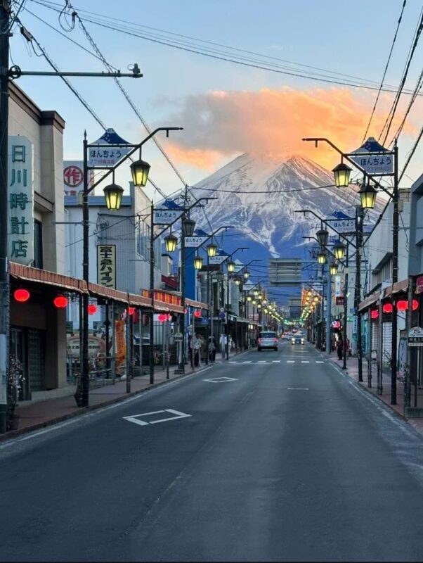 Mount Fuji Instagram-Worthy Day Trip: Small Group Tour/Photogenic Route & Lake Yamanaka Swan Beach + Hirano Beach + Nikawa Clock Shop + Kawaguchiko Station Entrance Kintorii (Departure from Ikebukuro/Ueno) - Lunch and street photos by Hikawa Clock Shop