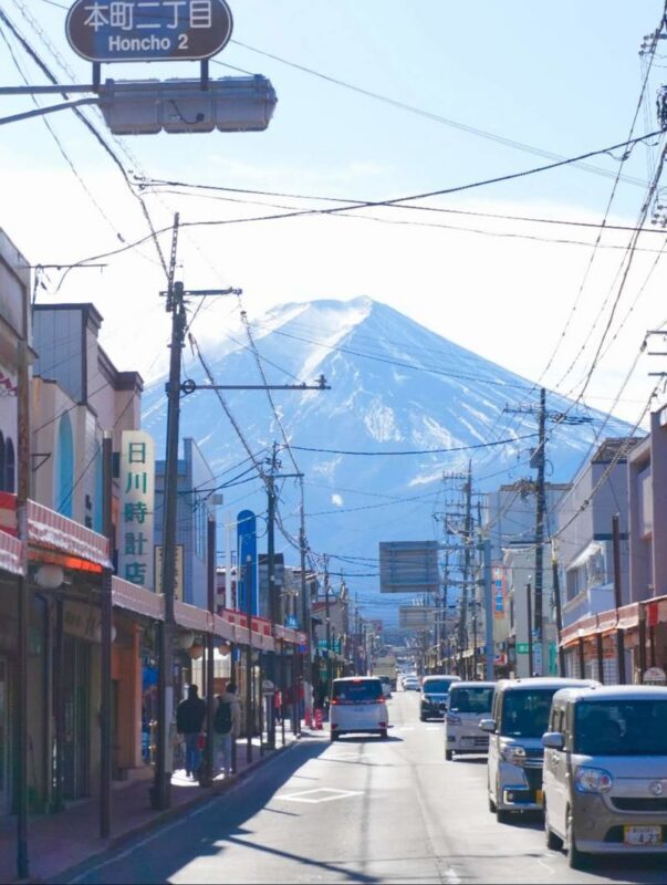 Mount Fuji Instagram-Worthy Day Trip: Small Group Tour/Photogenic Route & Lake Yamanaka Swan Beach + Hirano Beach + Nikawa Clock Shop + Kawaguchiko Station Entrance Kintorii (Departure from Ikebukuro/Ueno) - The Golden Torii near Fujiyoshida