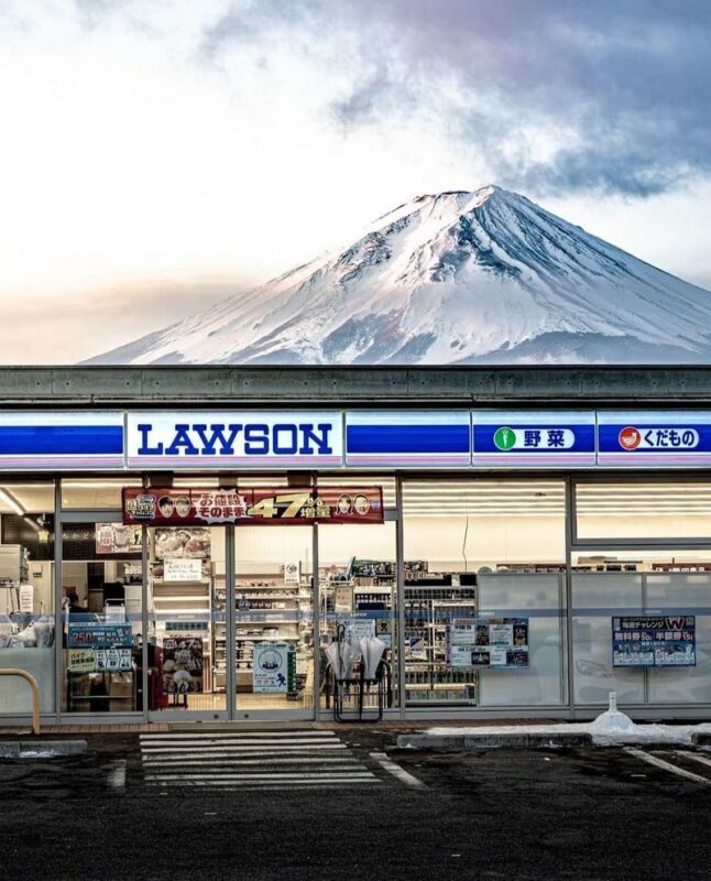 Mount Fuji Instagram-Worthy Day Trip: Small Group Tour/Photogenic Route & Lake Yamanaka Swan Beach + Hirano Beach + Nikawa Clock Shop + Kawaguchiko Station Entrance Kintorii (Departure from Ikebukuro/Ueno) - Is $102.49 good value?
