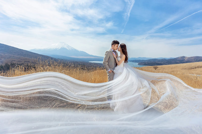 Mount Fuji Pre-Wedding Photoshoot | Dress, Kimono & Scenic Locations - A wedding shoot planned around Mount Fuji