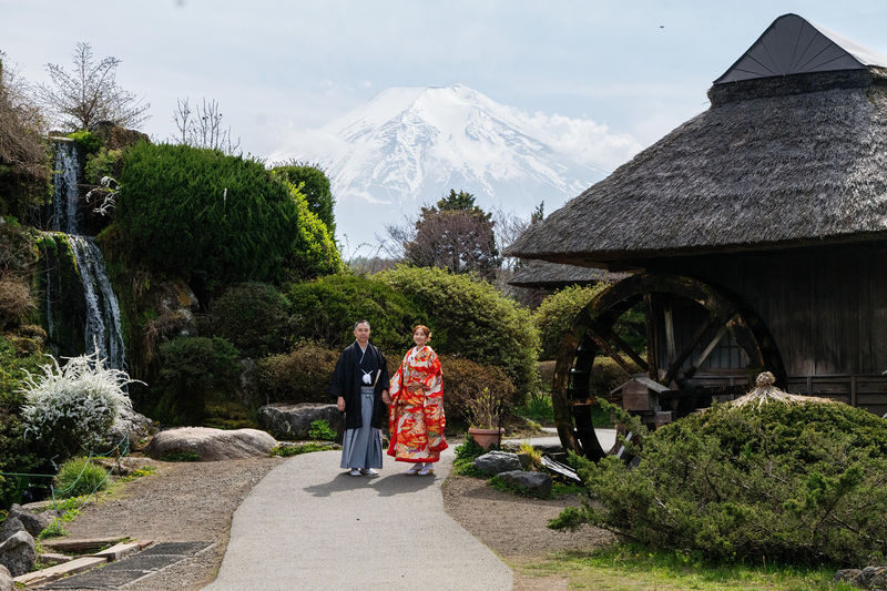Mount Fuji Pre-Wedding Photoshoot | Dress, Kimono & Scenic Locations - Who should book this shoot