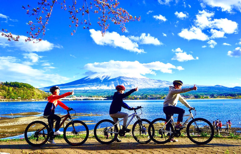 Mount Fuji Yamanakako Cycling/Cruise, Oshino Hakkai, Lake Kawaguchiko Oishi Park/Maple Corridor, Arakurayama Sengen Park/Ladder Town Day Trip | From Tokyo | Small Group (4-9 People) - What to know before you go