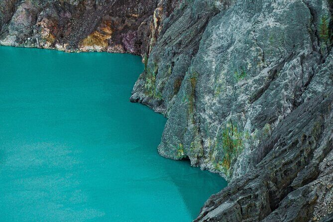 Mount Ijen Crater Trekking Tour from Bali - Experience the Mystery of Mount Ijen: A Guided Trek from Bali