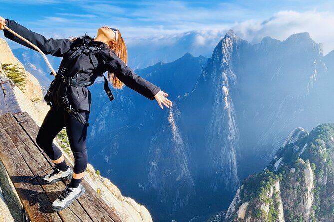 Mountain Huashan Plank Trail Adevnture Tour - Key Points