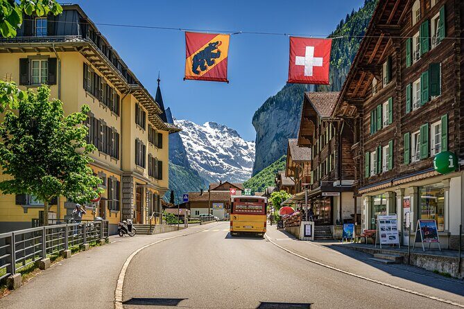 Mountain Majesty: Small Group Tour to Lauterbrunnen and Mürren - Key Points