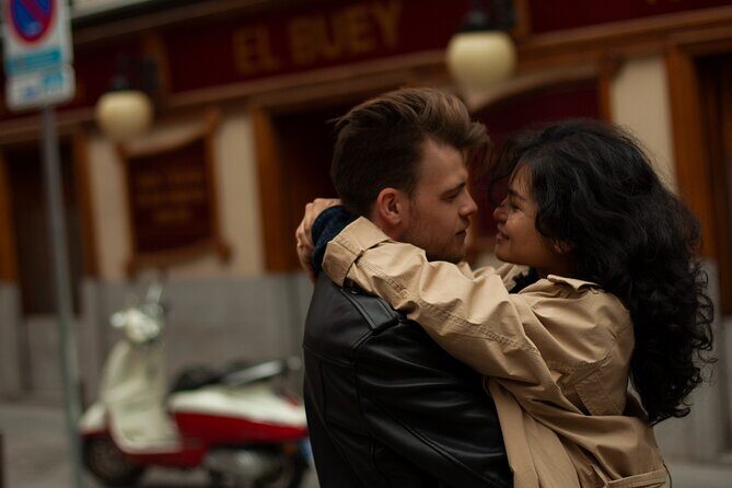 Movie Inspired 30 Minute Private Photoshoot in Madrid - Key Points