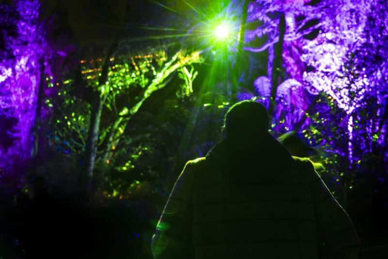 Mrama: Geyser Light Trail - Key Points