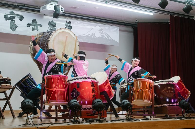 Mt Fuji & Hakone Day Trip, Drum Show, Cruise, Ropeway from Tokyo - A big day out of Tokyo, with Fuji at its center