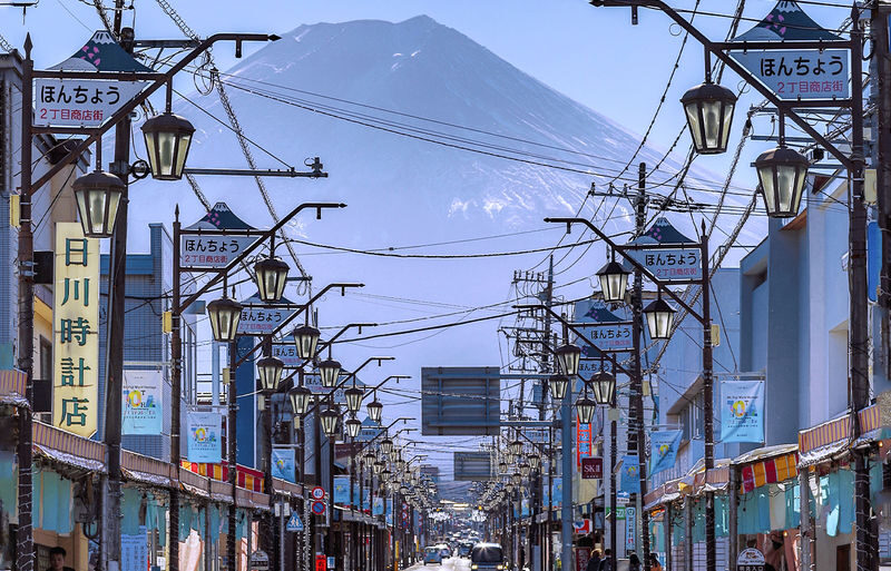 Mt. Fuji Instagram-Worthy Spots Day Tour: Ladder Town, Oshino Hakkai, Lake Kawaguchi, Lawson Convenience Store (Departing from Tokyo Station or Shinjuku Station) - What the guide and group format mean in practice