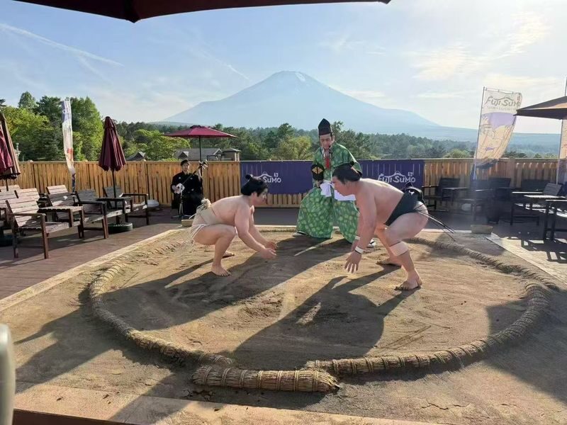 Mt. Fuji & Kawaguchiko Full-Day Romantic Tour with Kimono & Sumo - Kimono turns photos into part of the day