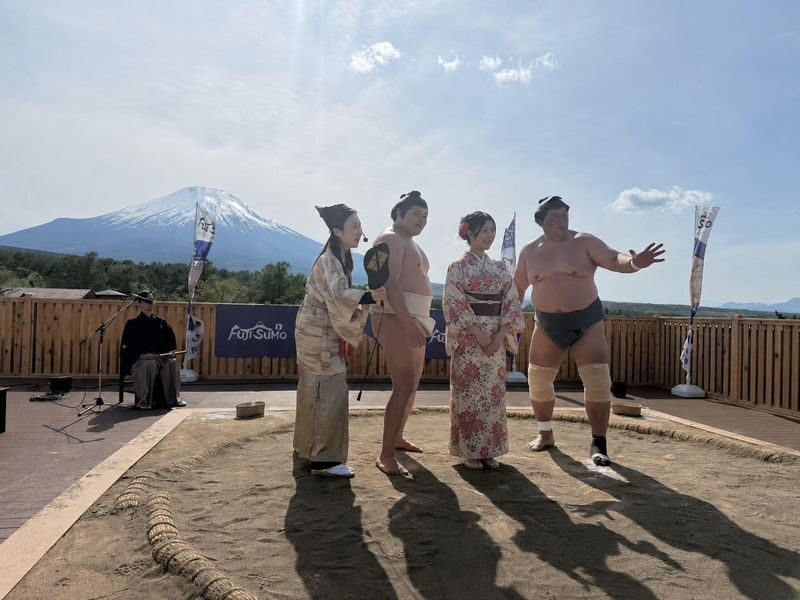 Mt. Fuji & Kawaguchiko Full-Day Romantic Tour with Kimono & Sumo - A guide can matter when the mountain disappears