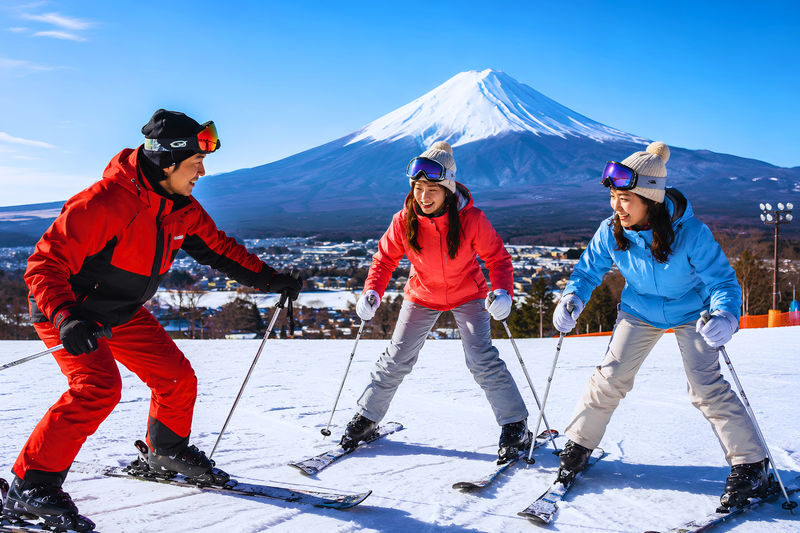 Mt. Fuji Snow Resort Yeti - Beginner Lesson & Snow Fun from Tokyo - Skiing With Fuji in the Background
