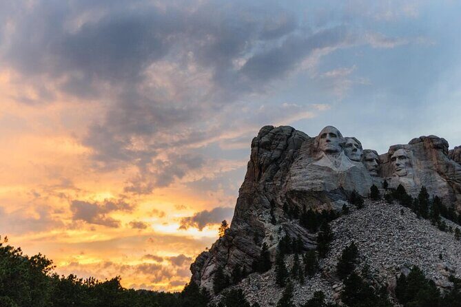 Mt Rushmore & Crazy Horse + Sylvan Lake/Needles Tunnel - An Adventurous Day Visiting South Dakota’s Most Iconic Sites