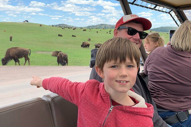 Mt Rushmore Night Ceremony and Tour - with Tunnels and Stargazing - An In-Depth Look at the Tour Experience