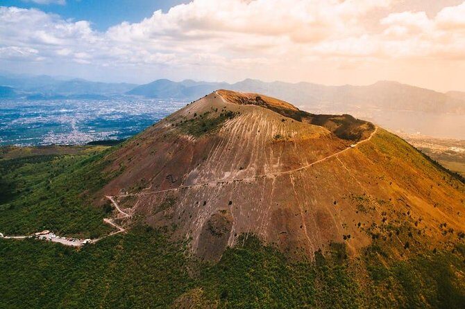 Mt. Vesuvio Excursion for 2 hours (round-trip included) - Who Should Consider This Tour?