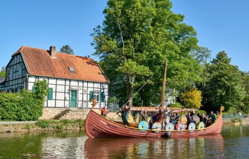 Mülheim an der Ruhr: embark on a rowing adventure with our Viking ship! - Mülheim an der Ruhr: Set out on a Rowing Adventure with a Viking Ship
