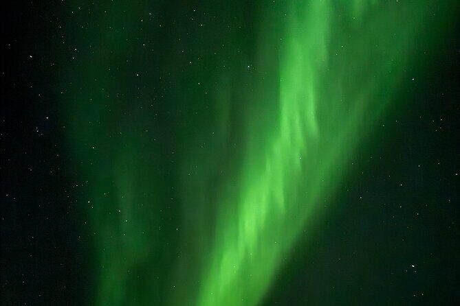 Multi-Day Northern Lights Hotel Packages in Yellowknife - The Practical Side: Transportation, Meals, and Group Size