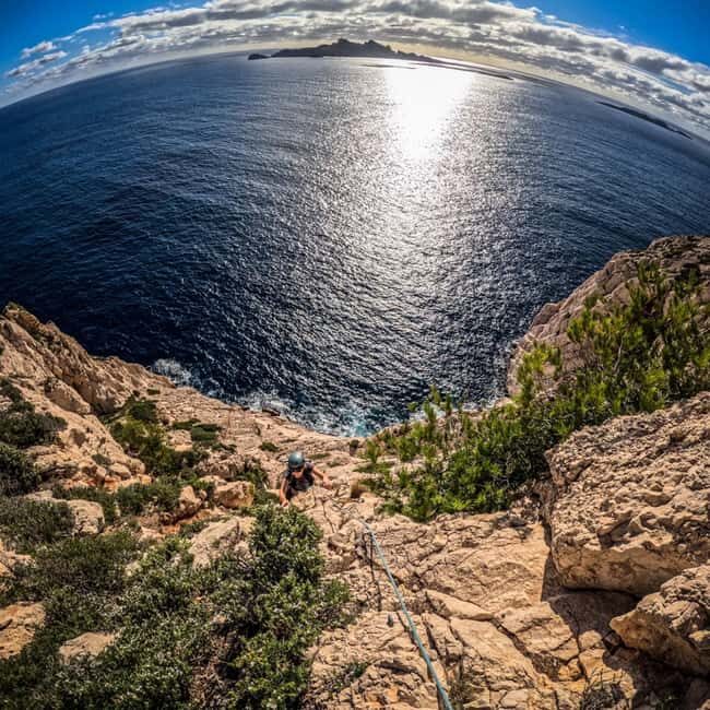 Multi Pitch Climb Session in the Calanques near Marseille - Multi Pitch Climb Session in the Calanques near Marseille