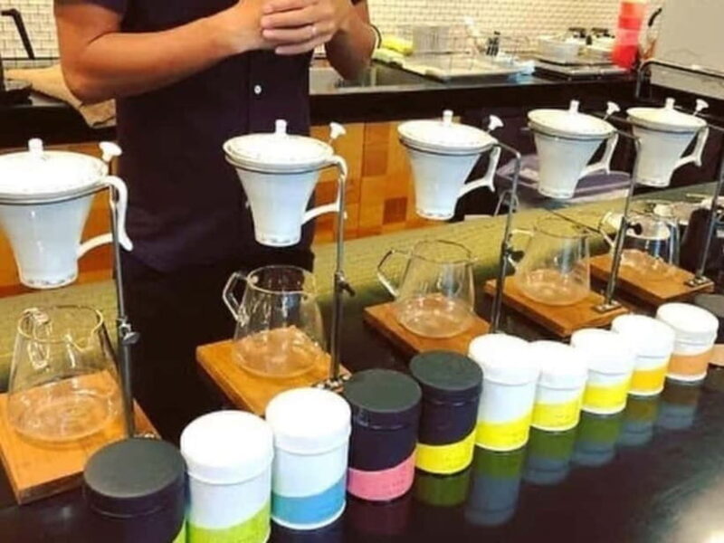 Multiple courses of Stylish Japanese tea entertainment - What Makes This Tea Experience Special?