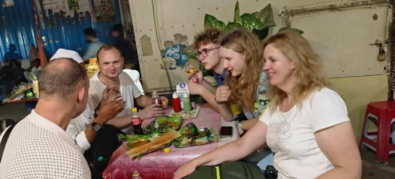 Mumbai: BEST Steet Food Tour & Evening Market with a Local - Key Points