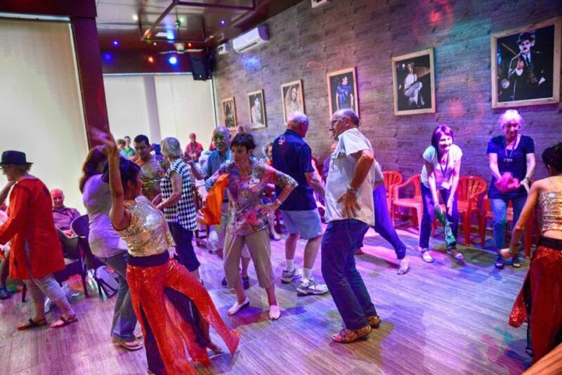 Mumbai: Bollywood Studio Half-Day Tour - Key Points