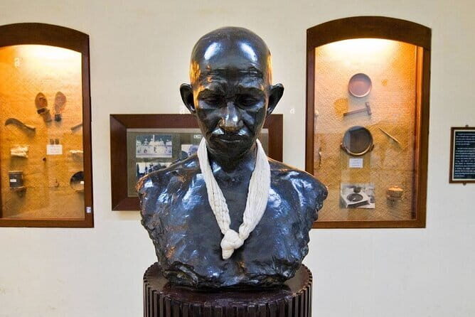 Mumbai City Tour with Licensed Guide and Lunch - A Deep Dive into the Mumbai City Tour