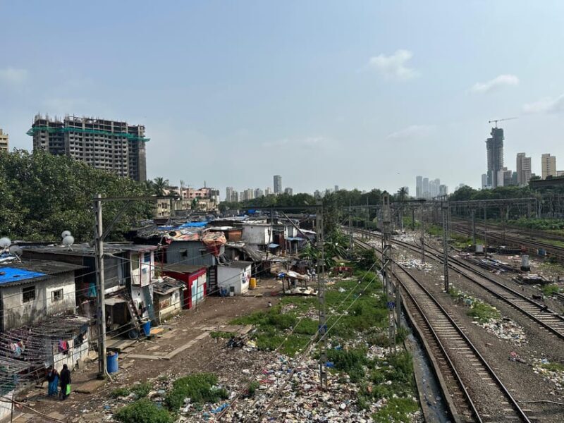 Mumbai: Discover India's Largest Slum -A Local's Perspective - Key Points
