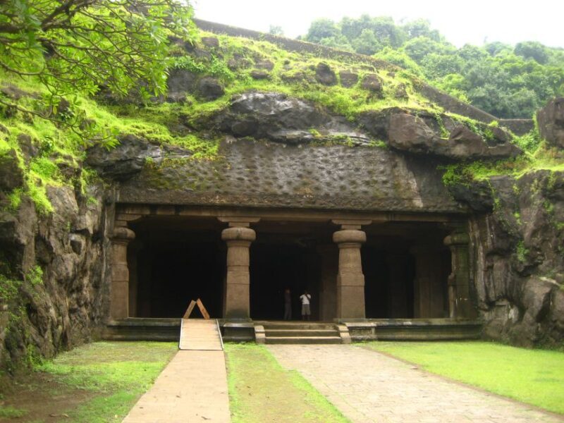 Mumbai: Elephanta Island and Elephanta Caves Guided Tour - Exploring the Elephanta Caves: An In-Depth Review
