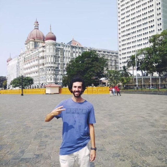 Mumbai: Heritage Highlights Walking Tour with Food Tasting - The Itinerary in Depth