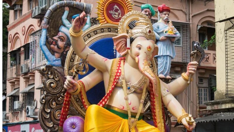 Mumbai: Heritage Highlights Walking Tour with Food Tasting - Who Will Love This Tour?