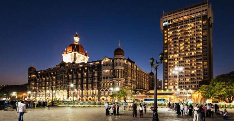 Mumbai: Private Walking Tour with a Local - Key Points