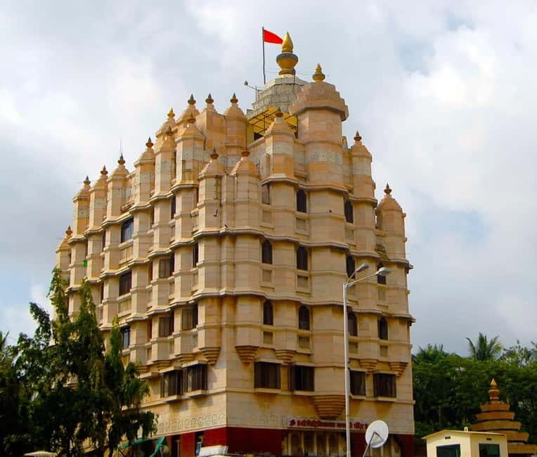 Mumbai: Siddhivinayak Temple, Bandra, Juhu Chowpatty - Authenticity and Practical Tips