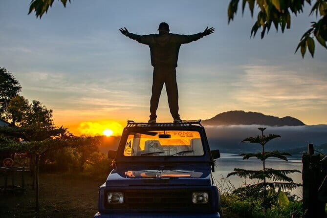 Munduk Sunrise Jeep Tour to Twin Lake and Hidden Waterfall - Key Points