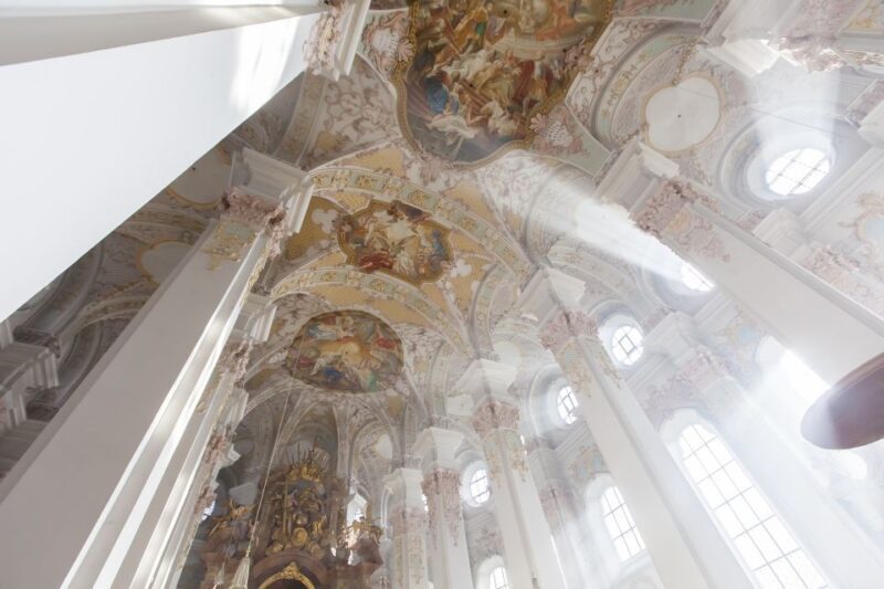 Munich: 5 Top Churches and Old Town with Private Guide - Exploring Munich’s Sacred Architecture: A Detailed Look