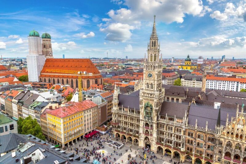 Munich: Old Town & Viktualienmarkt City Walk in German - A Detailed Look at What to Expect