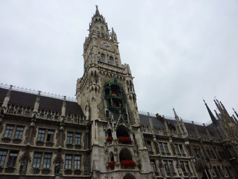 Munich: Private Walking Tour of the Historical City Center - Landmarks and Legends: What You’ll See