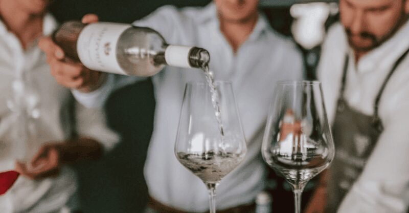 Munich: Romantic Wine Experience for Two at Viktualienmarkt - Who Should Consider This Experience?