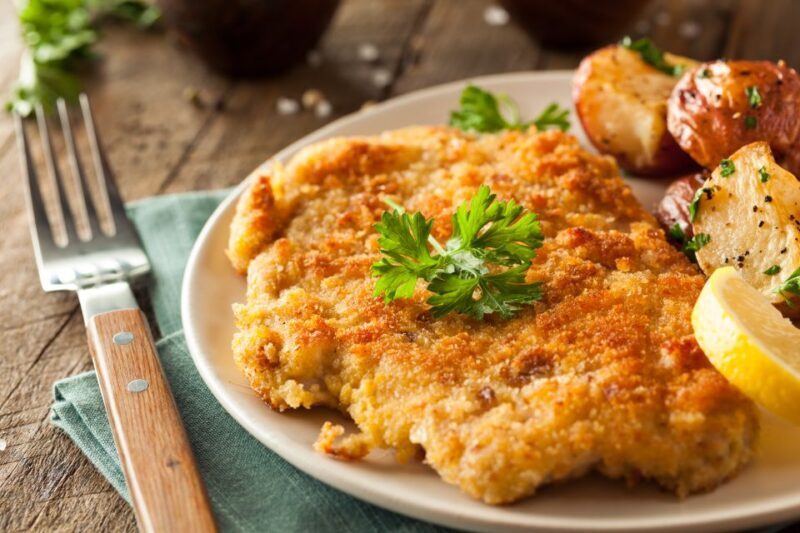 Munich: Traditional German Food and Old Town Private Tour - Exploring Munich: Food and Old Town in Depth